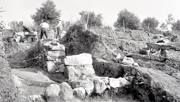 Fotografia de les excavacions arqueol�giques dels anys setanta
