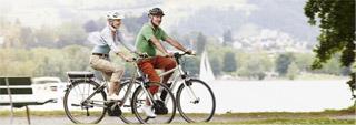 Montar en bicicleta es beneficioso para las personas mayores